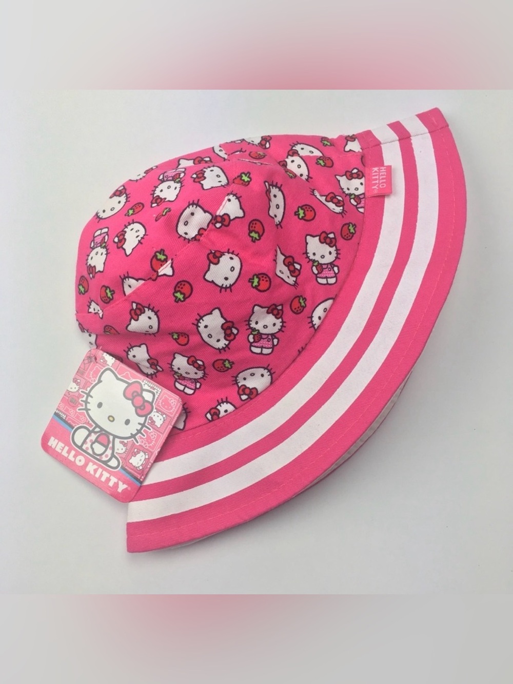HELLO KITTY Sanrio Striped Strawberry Fruit Graphic Sun Beach Bucket Hat